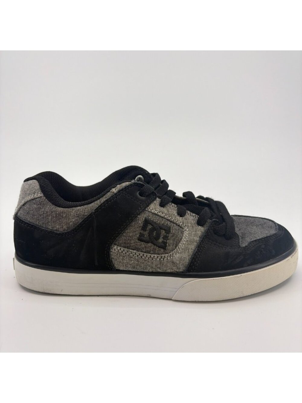 DC Pure Mens Size 7.5 Gray Black Athletic Walking Skateboard Shoes Sneakers